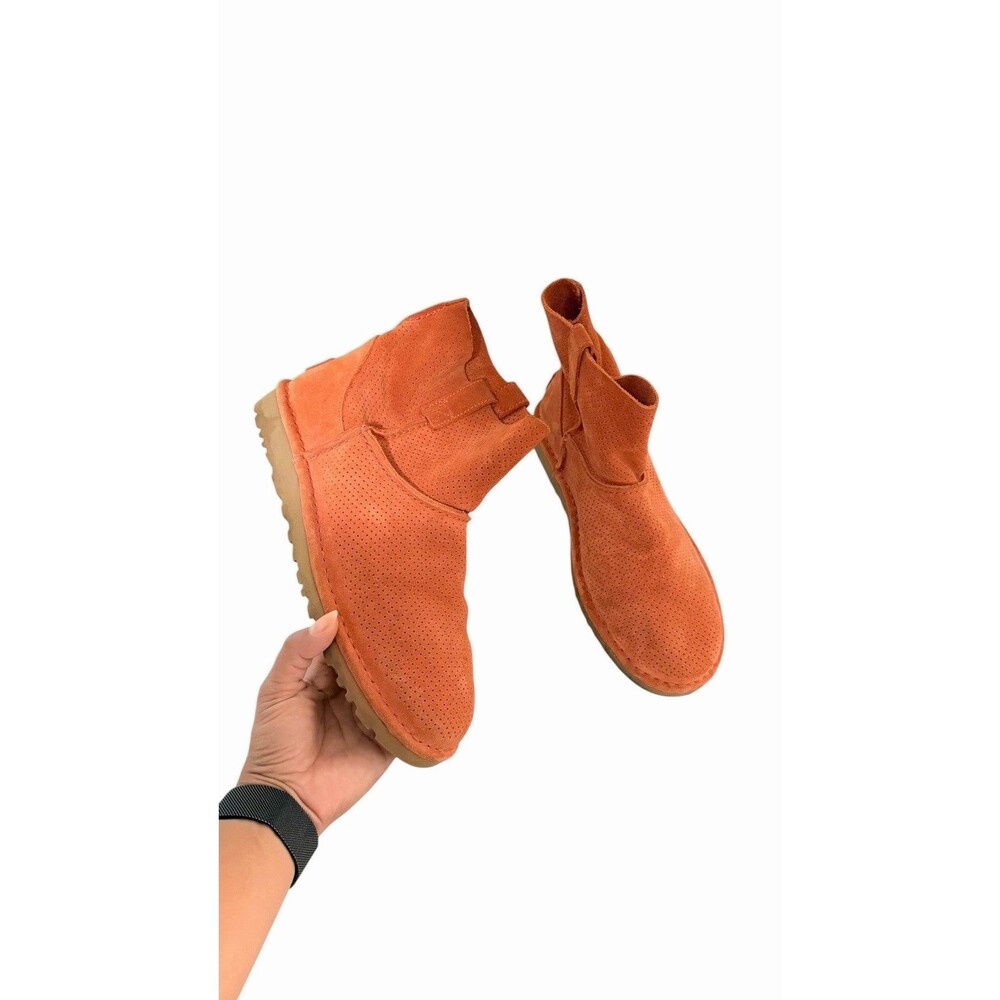 UGG Mini Perforated Boots Unlined Orange Soft Pull On Suede Leather Boots Sz 8